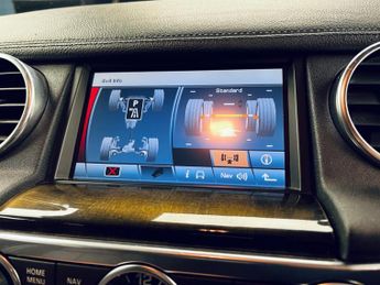 Land Rover Discovery 4 3.0 TD V6 HSE SUV 5dr Diesel Auto 4WD Euro 4 (245 ps)