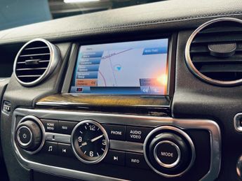 Land Rover Discovery 4 3.0 TD V6 HSE SUV 5dr Diesel Auto 4WD Euro 4 (245 ps)