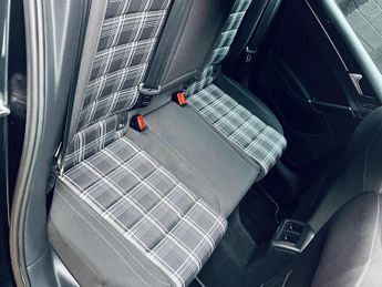 Volkswagen Golf 2.0 TDI BlueMotion Tech GTD (Nav) DSG Euro 6 (s/s) 5dr