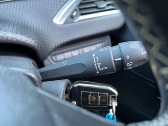 Peugeot 208 1.2 PureTech Allure Euro 6 5dr