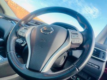 Nissan Qashqai 1.6 dCi Tekna XTRON 2WD Euro 5 (s/s) 5dr