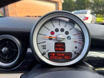 MINI Convertible 1.6 Cooper Euro 5 2dr