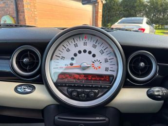 MINI Convertible 1.6 Cooper Euro 5 2dr