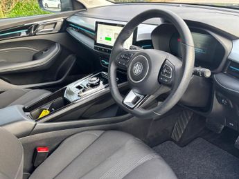 MG MG5 61.1kWh SE Long Range Auto 5dr