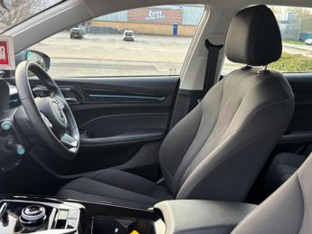 MG MG5 61.1kWh SE Long Range Auto 5dr