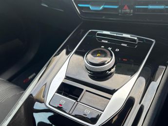 MG MG5 61.1kWh SE Long Range Auto 5dr