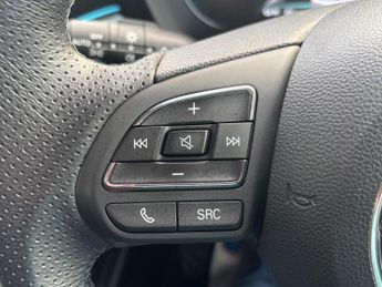 MG MG5 61.1kWh SE Long Range Auto 5dr