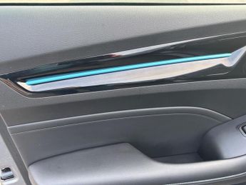 MG MG5 61.1kWh SE Long Range Auto 5dr