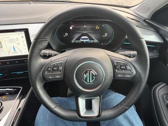 MG MG5 61.1kWh SE Long Range Auto 5dr