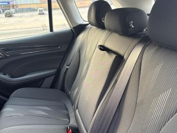 MG MG5 61.1kWh SE Long Range Auto 5dr