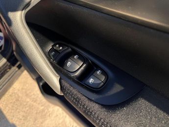 Nissan Qashqai 1.6 dCi N-Connecta XTRON Euro 6 (s/s) 5dr