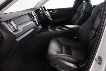 Volvo XC60 2.0 B4 MHEV Momentum Auto AWD Euro 6 (s/s) 5dr