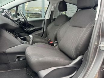 PEUGEOT 208 1.2 PureTech Tech Edition Hatchback 5dr Petrol Manual Euro 6 (s/