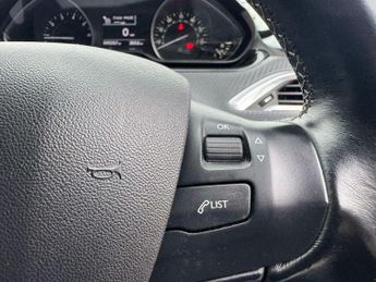 PEUGEOT 208 1.2 PureTech Tech Edition Hatchback 5dr Petrol Manual Euro 6 (s/