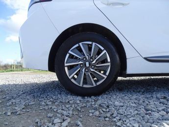 Hyundai IONIQ 38.3kWh Premium Auto 5dr