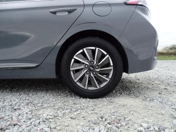 Hyundai IONIQ 38.3kWh Premium Auto 5dr