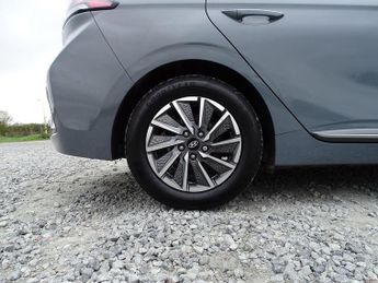 Hyundai IONIQ 38.3kWh Premium Auto 5dr