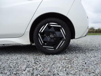 Nissan Leaf 39kWh Acenta Auto 5dr