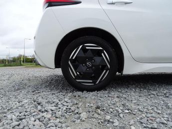 Nissan Leaf 39kWh Acenta Auto 5dr