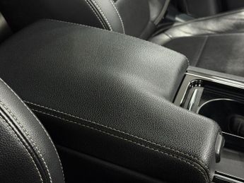 Jaguar F-PACE 2.0 D240 R-Sport Auto AWD Euro 6 (s/s) 5dr