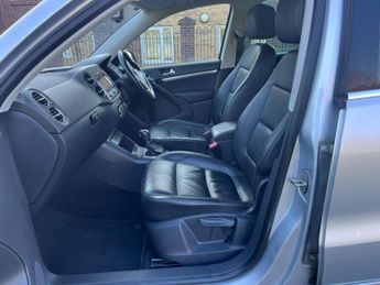 Volkswagen Tiguan 2.0 TDI BlueMotion Tech SE DSG 4WD Euro 5 (s/s) 5dr