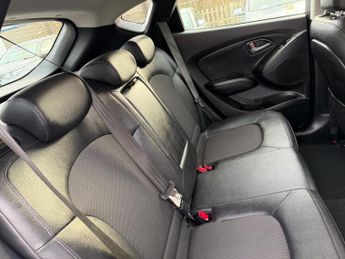 Hyundai ix35 2.0 CRDi SE Auto 4WD Euro 5 5dr (Nav)