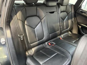 Porsche Macan 3.0 V6 S PDK 4WD Euro 6 (s/s) 5dr
