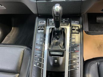 Porsche Macan 3.0 V6 S PDK 4WD Euro 6 (s/s) 5dr