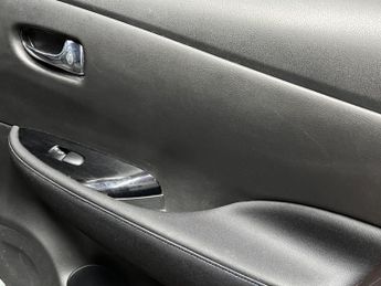 Nissan Leaf 39kWh N-Connecta Auto 5dr