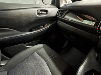 Nissan Leaf 39kWh N-Connecta Auto 5dr