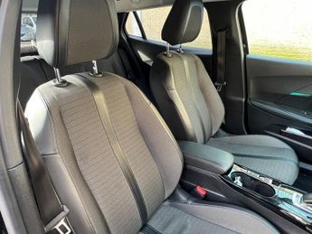 Peugeot E-2008 50kWh Allure Premium Auto 5dr