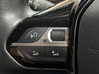 Peugeot E-2008 50kWh Allure Premium Auto 5dr