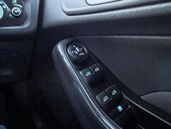 Ford Fiesta 1.0T EcoBoost Titanium X Euro 5 (s/s) 5dr