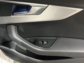 Audi A4 Avant 2.0 TDI S line S Tronic Euro 6 (s/s) 5dr