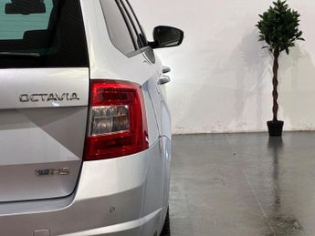 Skoda Octavia 2.0 TDI vRS DSG Euro 5 (s/s) 5dr