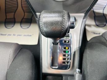 Toyota Corolla 1.6 VVT-i Colour Collection 5dr