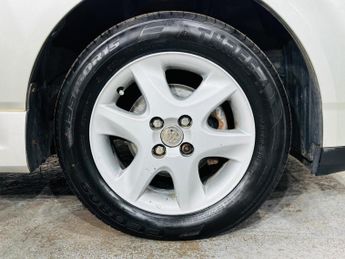 Toyota Corolla 1.6 VVT-i Colour Collection 5dr