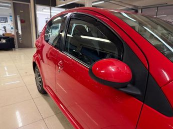 Toyota AYGO 1.0 VVT-i Move Euro 5 5dr