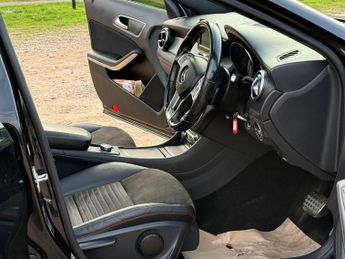 Mercedes-Benz GLA 2.1 GLA220 CDI AMG Line 7G-DCT 4MATIC Euro 6 (s/s) 5dr