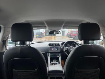 Jaguar F-PACE 2.0 D180 Prestige Auto AWD Euro 6 (s/s) 5dr