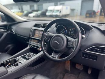 Jaguar F-PACE 2.0 D180 Prestige Auto AWD Euro 6 (s/s) 5dr
