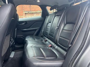 Jaguar F-PACE 2.0 D180 Prestige Auto AWD Euro 6 (s/s) 5dr
