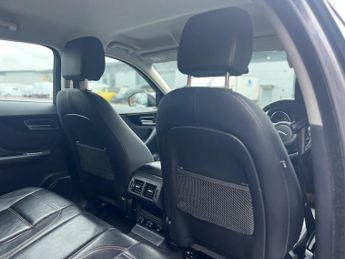 Jaguar F-PACE 2.0 D180 Prestige Auto AWD Euro 6 (s/s) 5dr