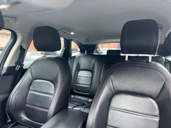 Jaguar F-PACE 2.0 D180 Prestige Auto AWD Euro 6 (s/s) 5dr