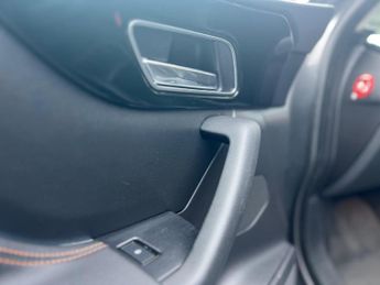 Jaguar F-PACE 2.0 D180 Prestige Auto AWD Euro 6 (s/s) 5dr