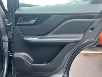 Jaguar F-PACE 2.0 D180 Prestige Auto AWD Euro 6 (s/s) 5dr
