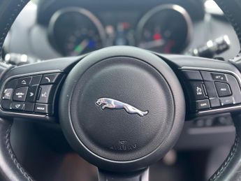 Jaguar F-PACE 2.0 D180 Prestige Auto AWD Euro 6 (s/s) 5dr