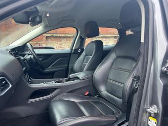 Jaguar F-PACE 2.0 D180 Prestige Auto AWD Euro 6 (s/s) 5dr