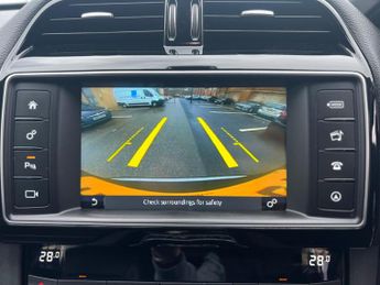 Jaguar F-PACE 2.0 D180 Prestige Auto AWD Euro 6 (s/s) 5dr