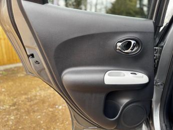 Nissan Juke 1.6 Tekna XTRON Euro 5 5dr